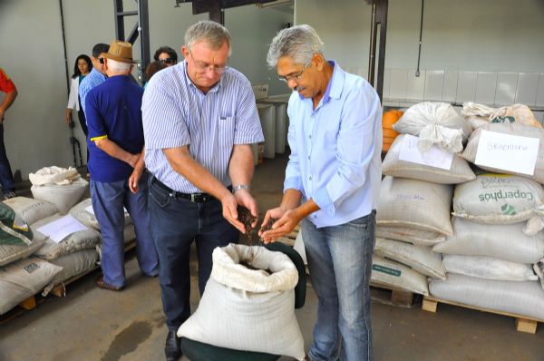 Sementes de forrageiras so doadas para pequenos agricultores da regio Sul de Mato Grosso