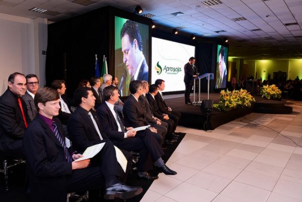 Desafio da Aprosoja  construir alternativas para crise e governo Pedro Taques busca parceria para logstica