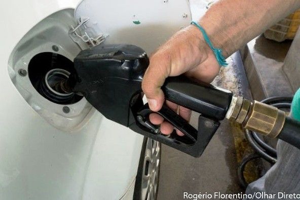 Juiz suspende decreto que aumentou imposto de combustíveis; setor comemora, mas prevê batalha judicial