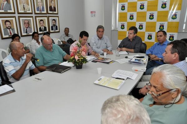Lideranas rurais apresentam reivindicaes ao prefeito de Cuiab