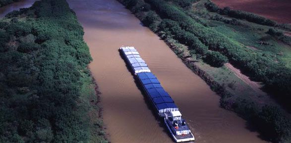 Rota pelo rio Paraguai  fundamental para melhoria da logstica em MT, diz Fvaro