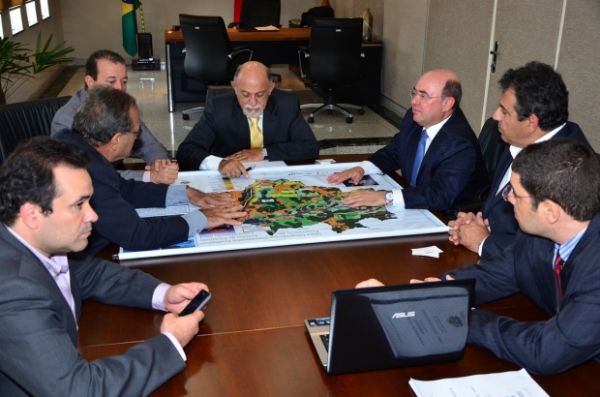 Riva e comitiva apresentam ao governador do par, Simo Jatene (PSDB), projeto de criao da Ferrovia MT/PA