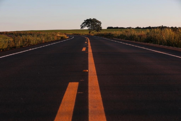 Governo assina contratos de concesso e parceria social de 931 km de rodovias em MT