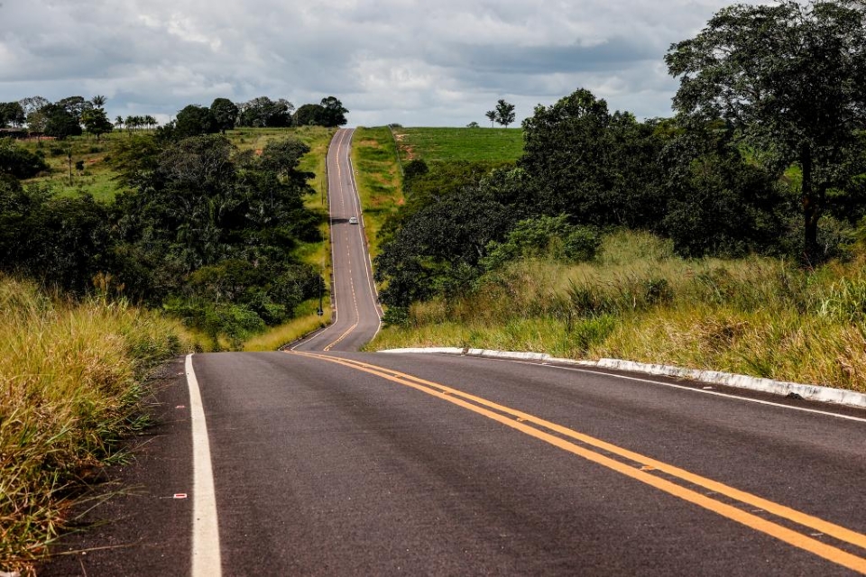 Malha viria asfaltada de Mato Grosso deve dobrar em oito anos, aponta Sinfra