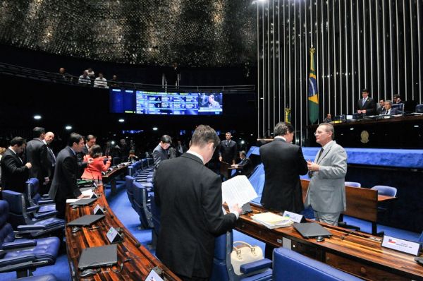 Senado aprova MP 661 que prev refinanciamento de caminhes