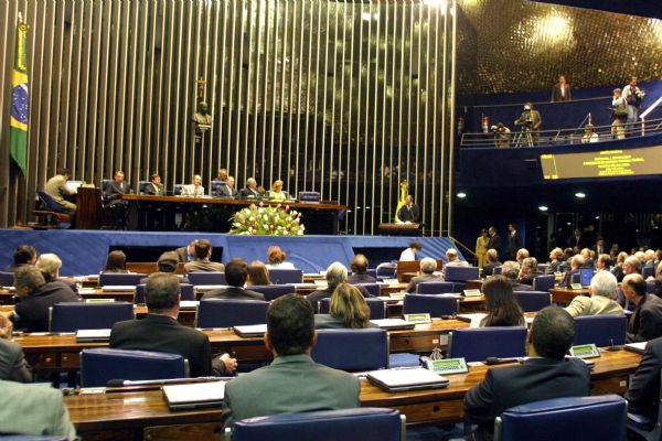 Por 53 votos contra 7, senadores aprovam MP dos Portos