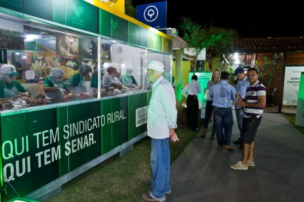 Oficinas so realizadas durante feiras agropecurias em Mato Grosso