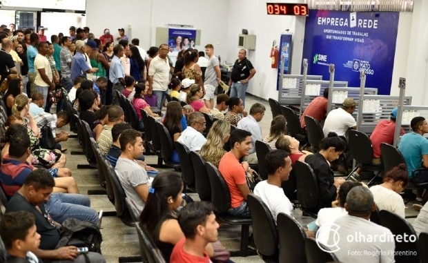 Sine oferece 130 vagas em Cuiabá com salários de até R$ 3 mil;   veja lista