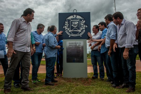 Taques inaugura obras no interior do Estado e investimentos chegam a R$ 34 milhes