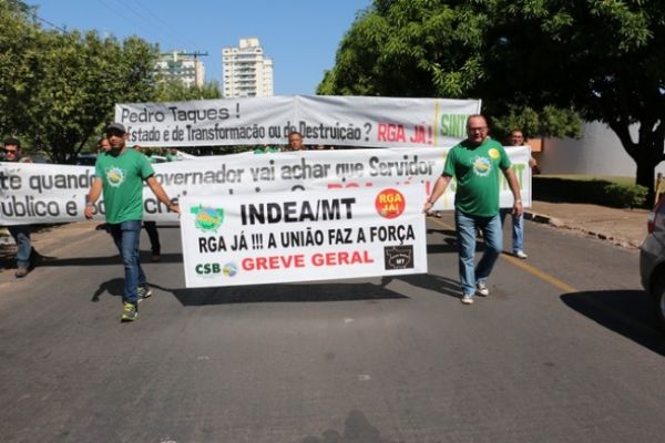 Mesmo com decises judiciais, servidores do Indea e Intermat continuam em greve