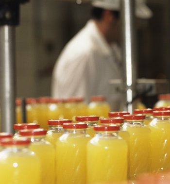 Volume de suco de laranja exportado em setembro sobe 23%, revela Secex