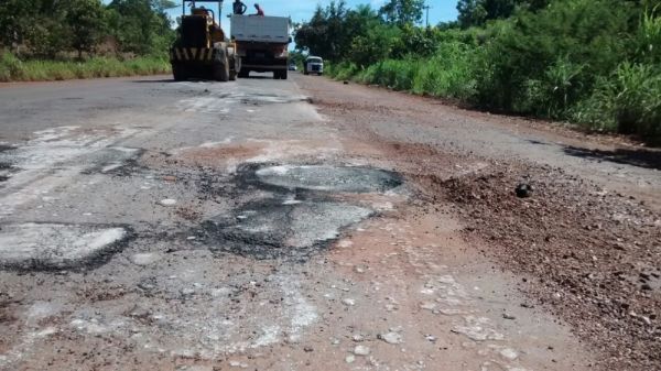 Governo de Mato Grosso faz tapa-buracos em estradas da baixada cuiabana