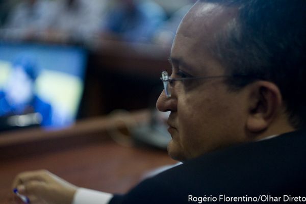 Pedro Taques pede libera��o de cargas perec�veis e combust�vel; Tradings n�o acatam demanda