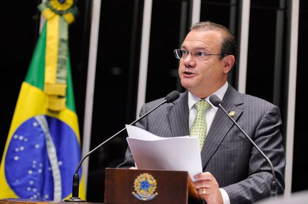 Tabela de pre�os m�nimos para frete no Brasil � defendida por Wellington Fagundes